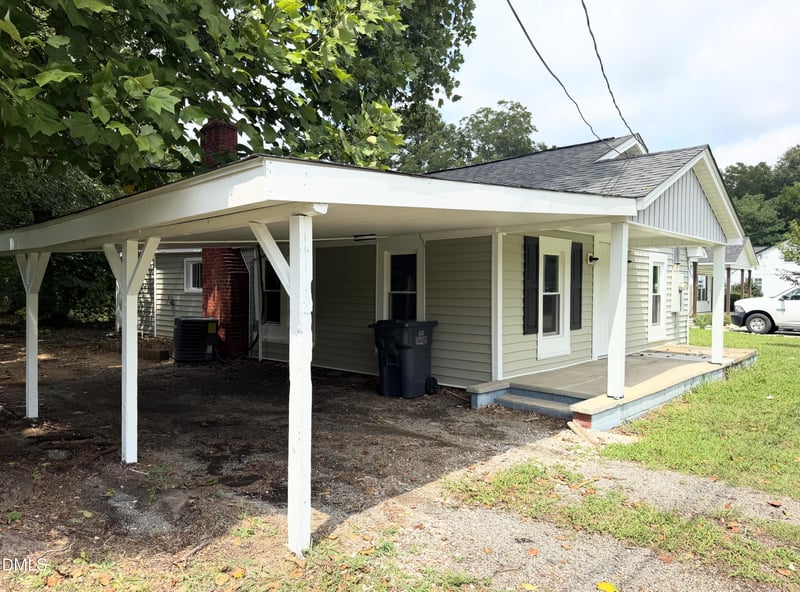 112 2nd St, Erwin, NC 28339