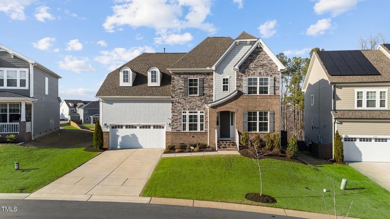112 Ava Ct, Holly Springs, NC 27540