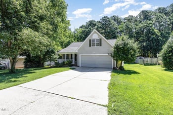 112 Avent Pines Ln, Holly Springs, NC 27540