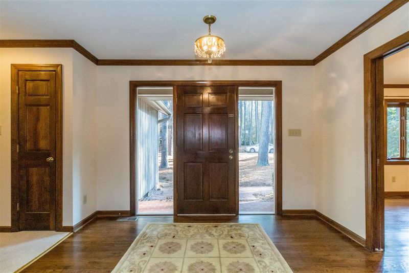 112 Bourke Pl, Cary, NC 27511