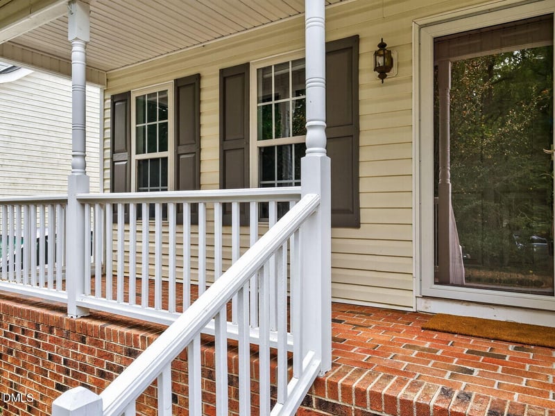 112 Burt St, Holly Springs, NC 27540