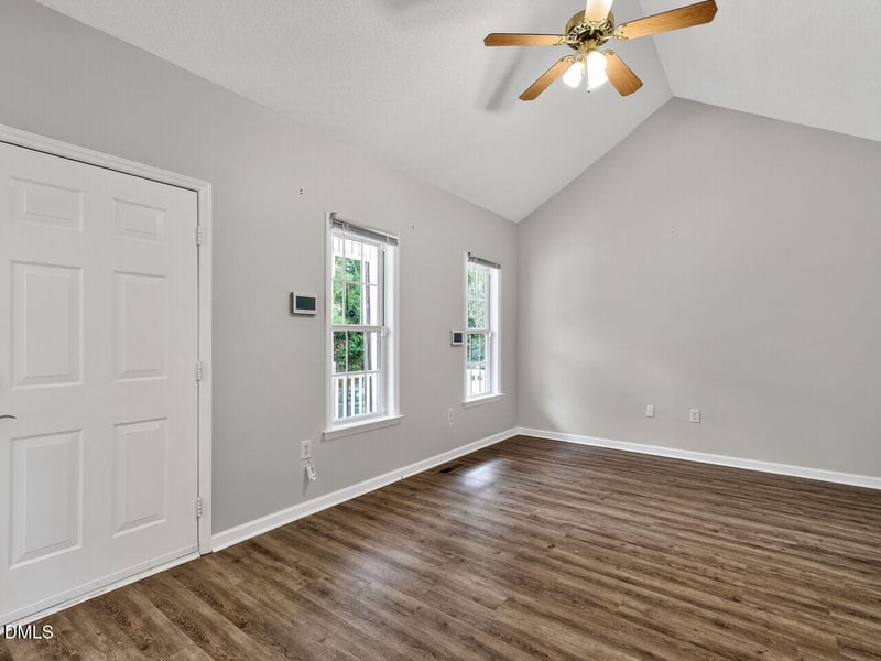 112 Burt St, Holly Springs, NC 27540