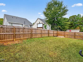 112 Burt St, Holly Springs, NC 27540