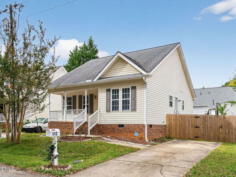 112 Burt St, Holly Springs, NC 27540