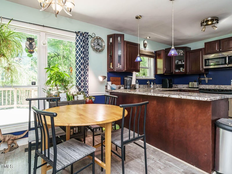 112 Cameron Ct, Cary, NC 27511