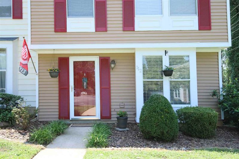 112 Candytuff Ct, Cary, NC 27502