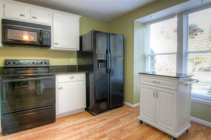 112 Candytuff Ct, Cary, NC 27513