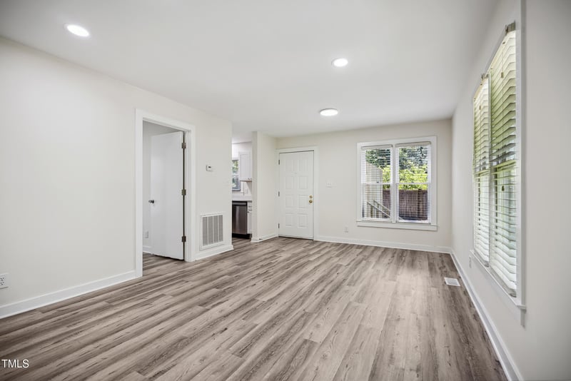 112 Carmichael Ct, Cary, NC 27511