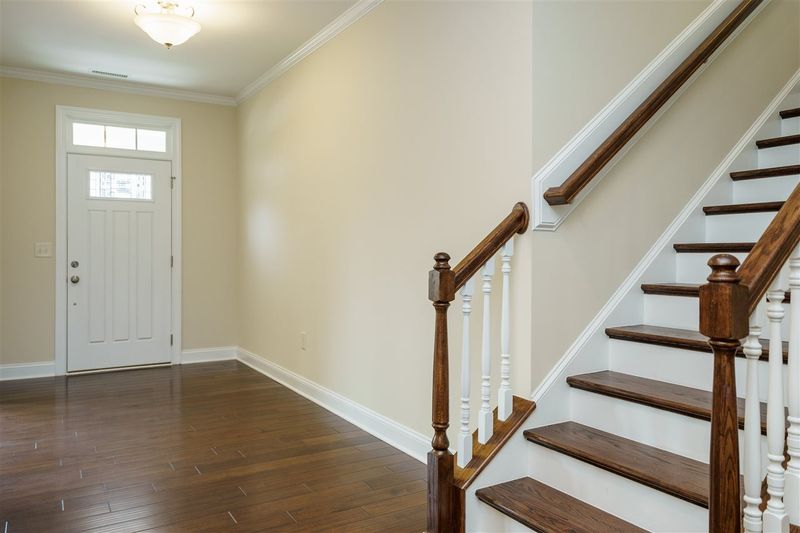 112 Champion Oak Dr, Cary, NC 27519