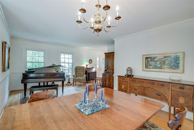 112 Charlesberry Ln, Chapel Hill, NC 27514