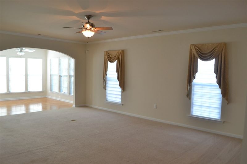 112 Christow Ct, Cary, NC 27519
