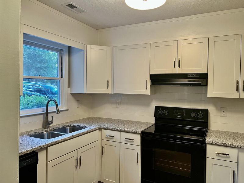 112 Cimmaron Ct, Cary, NC 27511
