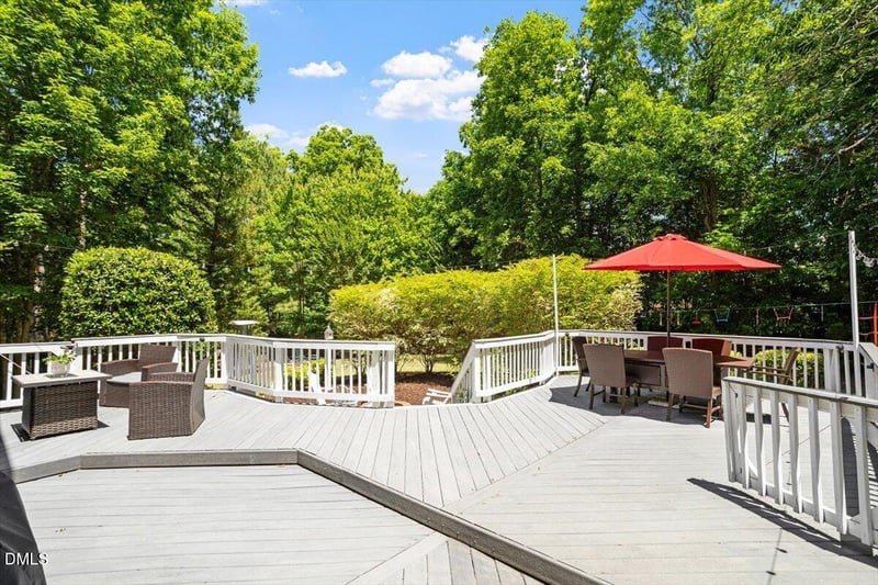 112 Conway Ct, Cary, NC 27513