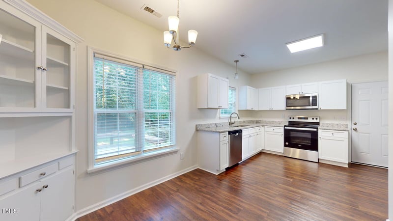 112 Creek Haven Dr, Holly Springs, NC 27540