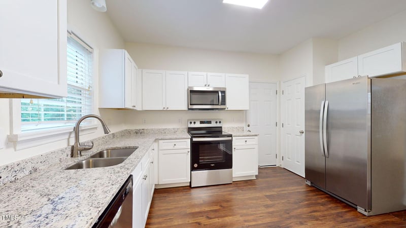 112 Creek Haven Dr, Holly Springs, NC 27540