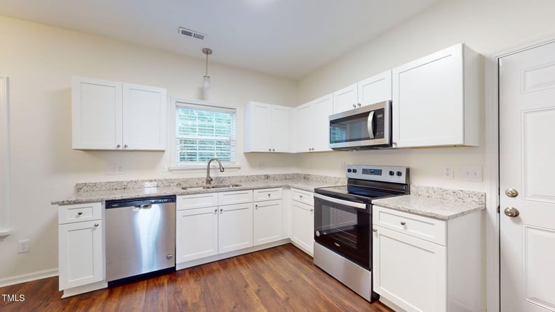 112 Creek Haven Dr, Holly Springs, NC 27540