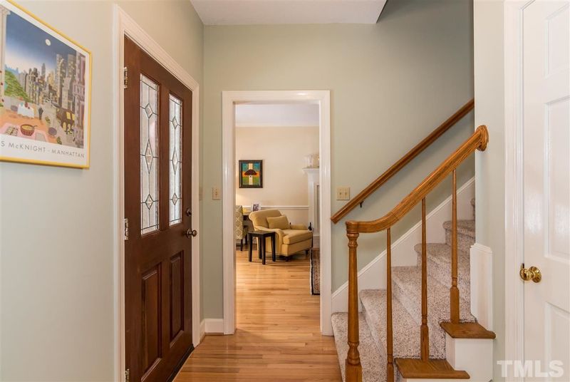 112 Deerwood Ct, Chapel Hill, NC 27517