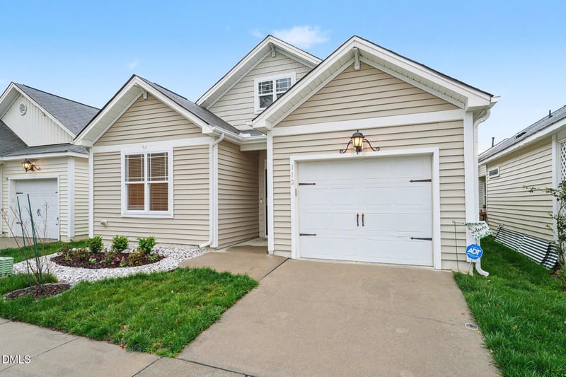 112 Denby Cir, Clayton, NC 27527