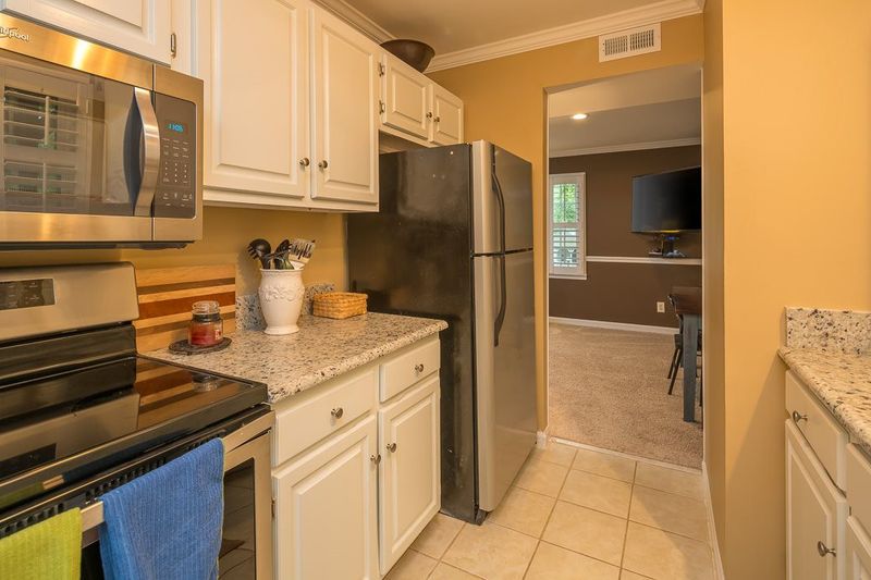 112 Drummond Pl #112, Cary, NC 27511