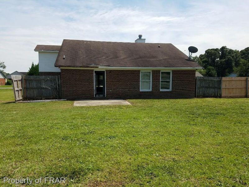 112 Eagle St, Fayetteville, NC 28306