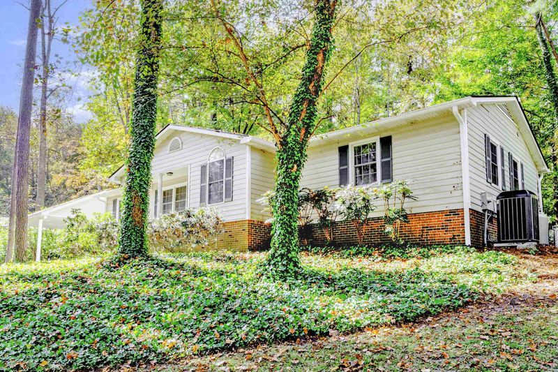 112 Edgewater Dr, Clayton, NC 27520