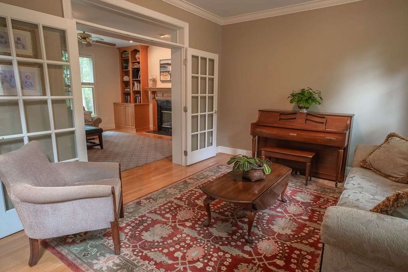 112 Ellsworth Pl, Chapel Hill, NC 27516