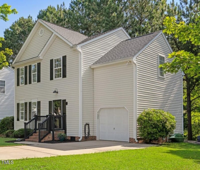 112 Fairford Dr, Holly Springs, NC 27540