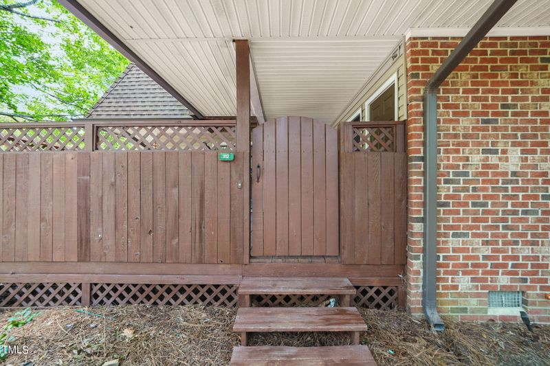 112 Finley Forest Dr, Chapel Hill, NC 27514