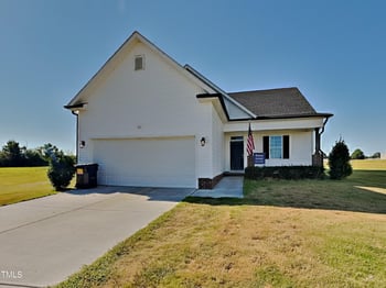 112 Fish Whistle Ct, Benson, NC 27504