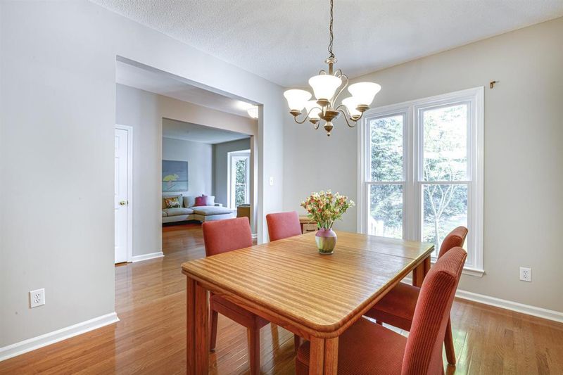 112 Frohlich Dr, Cary, NC 27513
