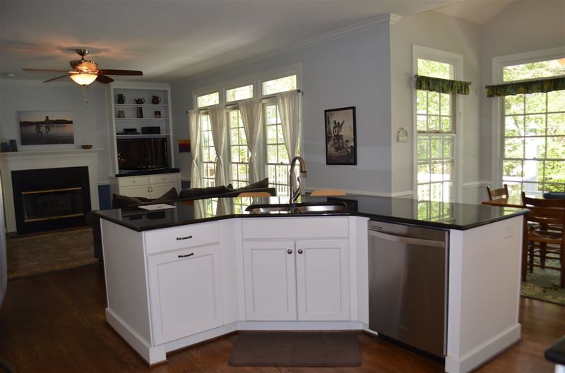 112 W Gerrell Ct, Cary, NC 27511