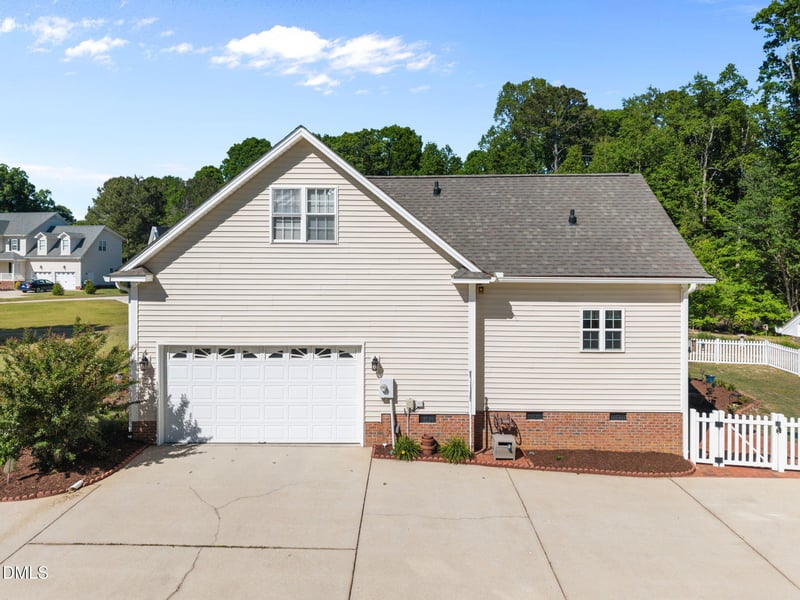 112 Gibbons Dr, Garner, NC 27529