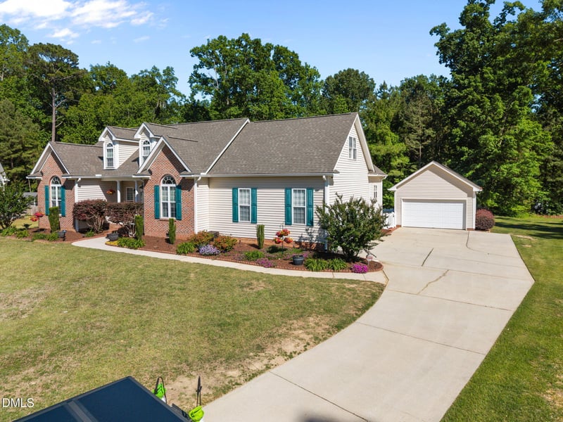 112 Gibbons Dr, Garner, NC 27529