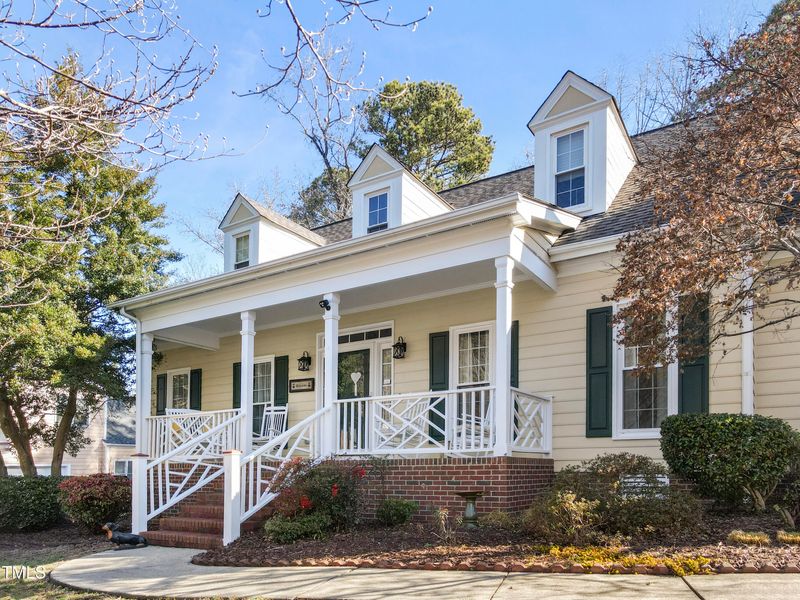 112 Glenmore Rd, Cary, NC 27519