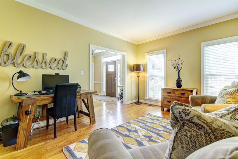 112 Glenrose Ln, Cary, NC 27518
