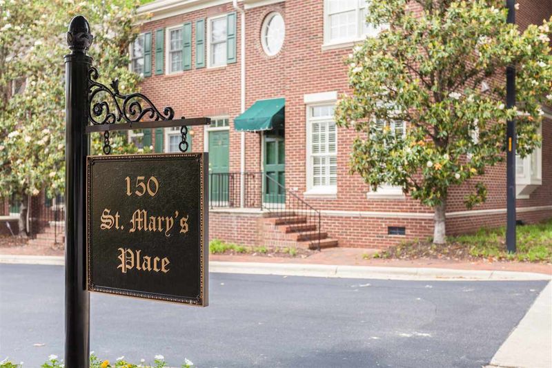 112 Hatfield Ln, Raleigh, NC 27603