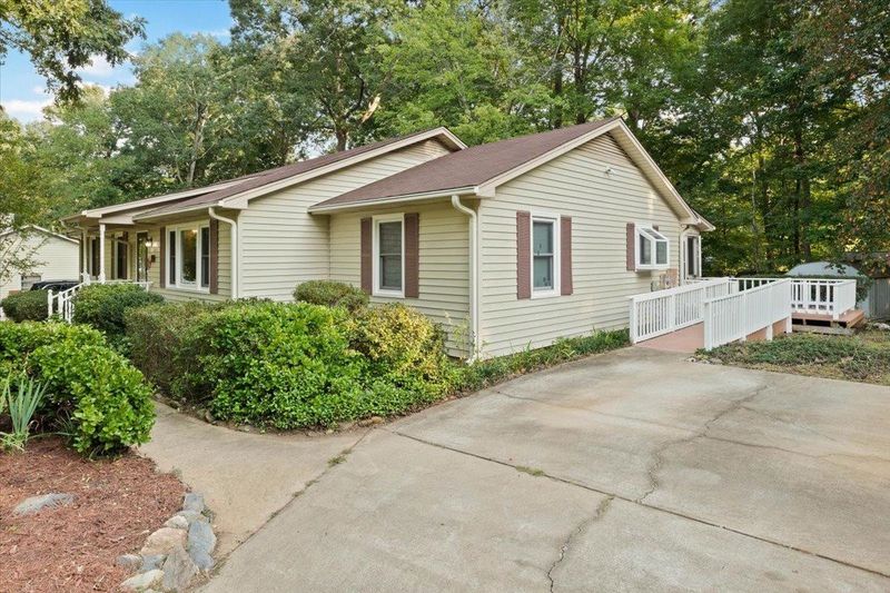 112 Heidinger Dr, Cary, NC 27511