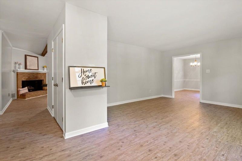 112 Heidinger Dr, Cary, NC 27511