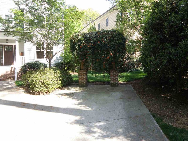 112 Henderson St, Raleigh, NC 27607