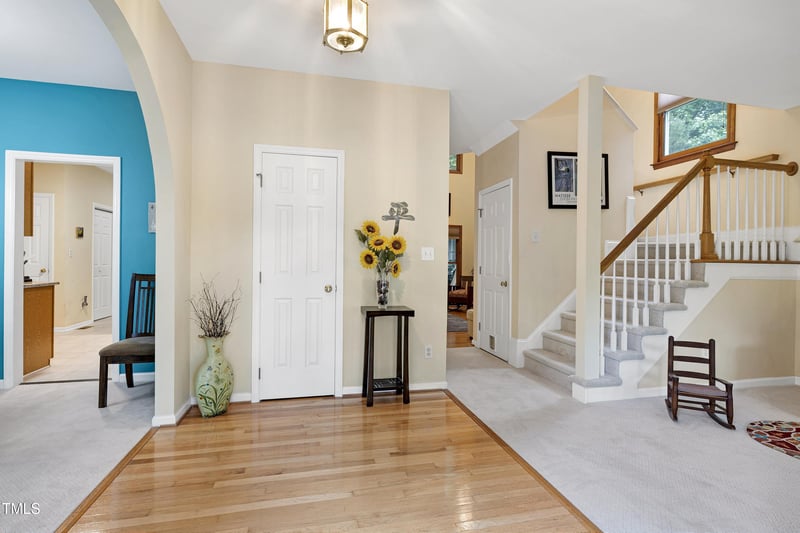 112 Hidden Bluff Ln, Cary, NC 27513
