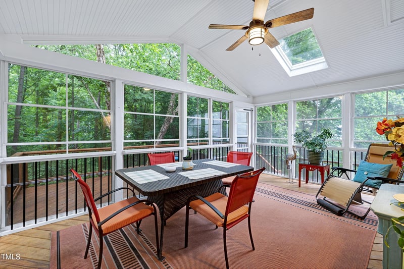 112 Hidden Bluff Ln, Cary, NC 27513