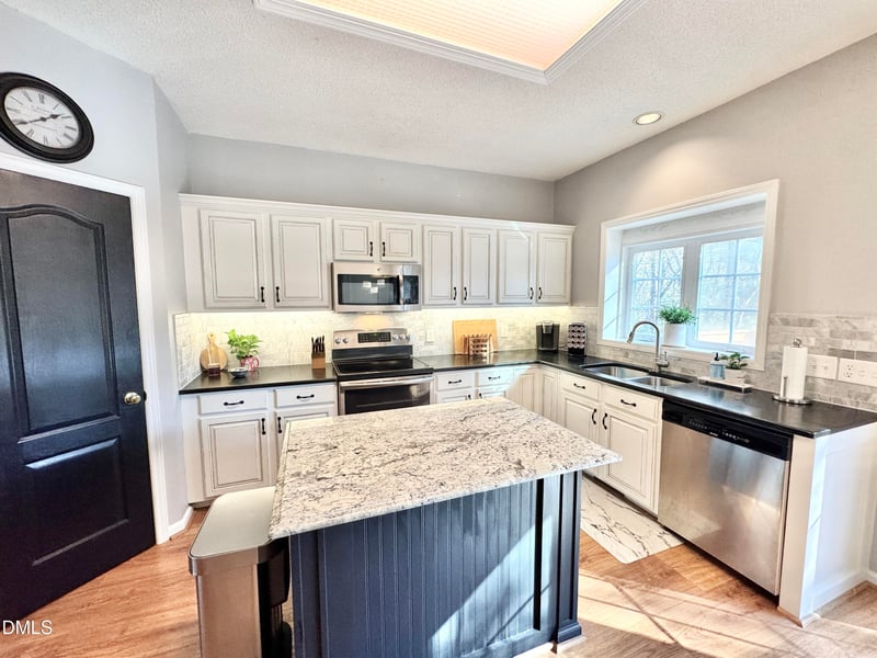 112 Hidden Rock Ct, Cary, NC 27513