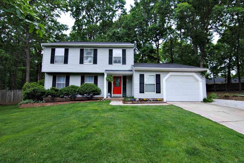 112 Hilary Pl, Cary, NC 27513