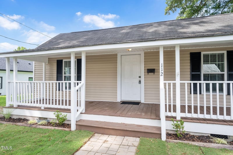 112 Holmes St, Erwin, NC 28339