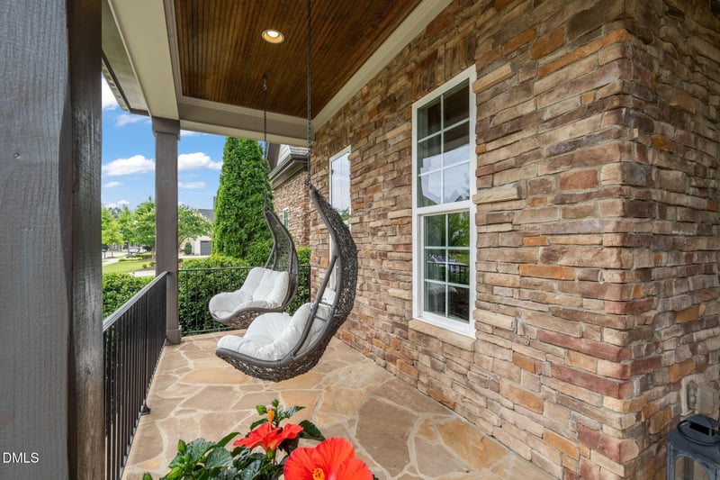 112 Honeyridge Ln, Holly Springs, NC 27540
