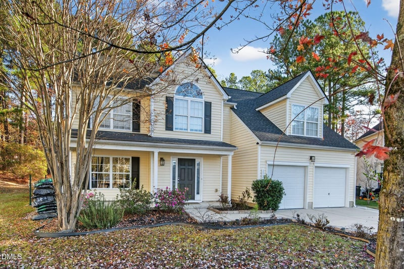 112 Jasmine Valley Ct, Holly Springs, NC 27540