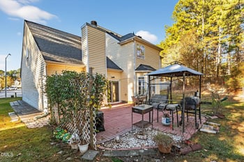 112 Jasmine Valley Ct, Holly Springs, NC 27540