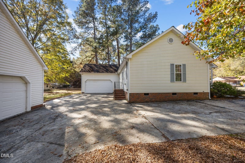 112 Lakeside Dr, Smithfield, NC 27577
