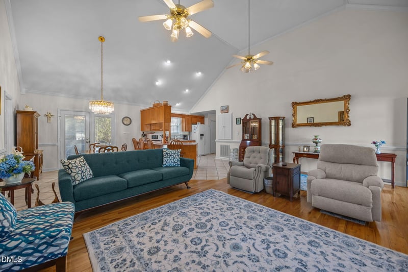 112 Lakeside Dr, Smithfield, NC 27577