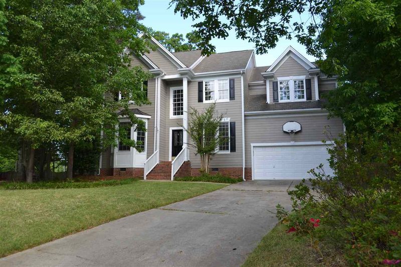 112 Leblanc Ct, Cary, NC 27513
